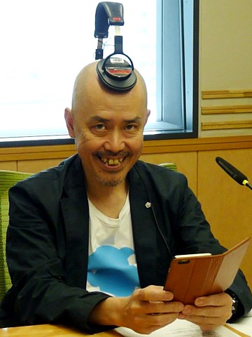 http://www.joqr.co.jp/ana/Nakajima_20150704_04v_headphone_360x480.jpg