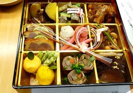 presen_20151128_05_kemono_osechi.JPG