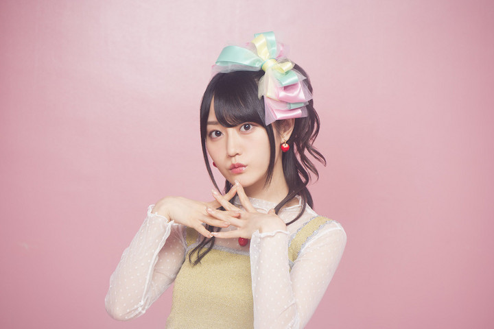 小倉唯アー写.jpg