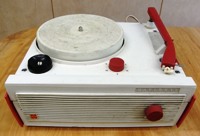 retro_090418_record_player.jpg