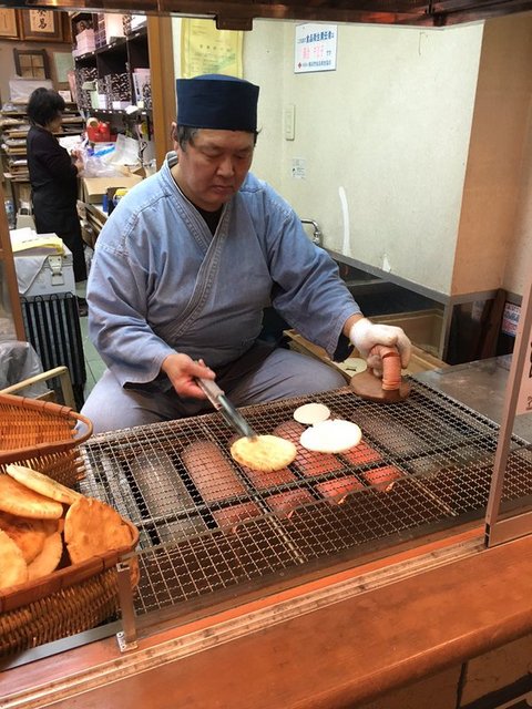 やしろ優　吾妻屋　２.jpg