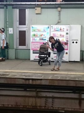 線路に落ちないように気をつけましょう