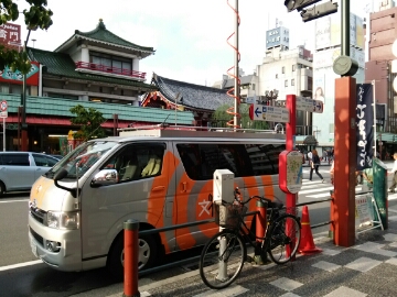中継車in浅草
