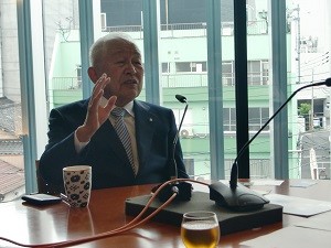 171012エステー鈴木会長ソロ２.JPG