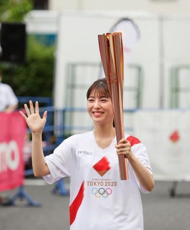 埼玉聖火リレー（浜辺美波さん）.jpg