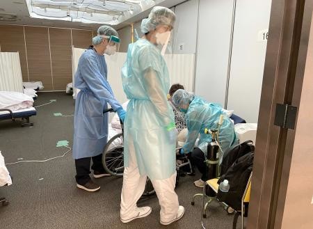 神奈川県が開設したコロナ患者に酸素を投与する応急施設.jpg