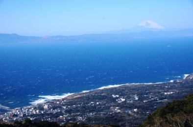 大島と富士山.JPG