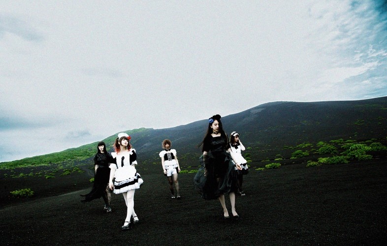 IRONBUNNY」最新曲12/14(土)に初解禁！ 話題のメイドバンド「BAND-MAID