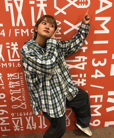 世界1位の口笛奏者が 紅蓮華 を演奏 ラランド サーヤ 想像の100倍すごい 卒業アルバムに1人はいそうな人を探すラジオ 文化放送 記事詳細