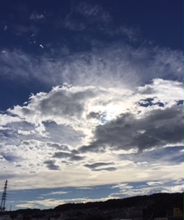 雲の向こう