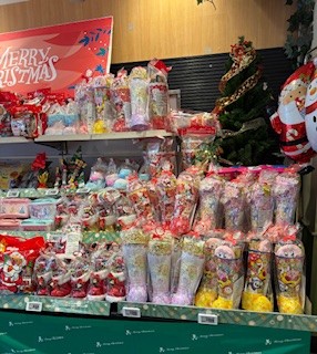 店の一部も赤くなり