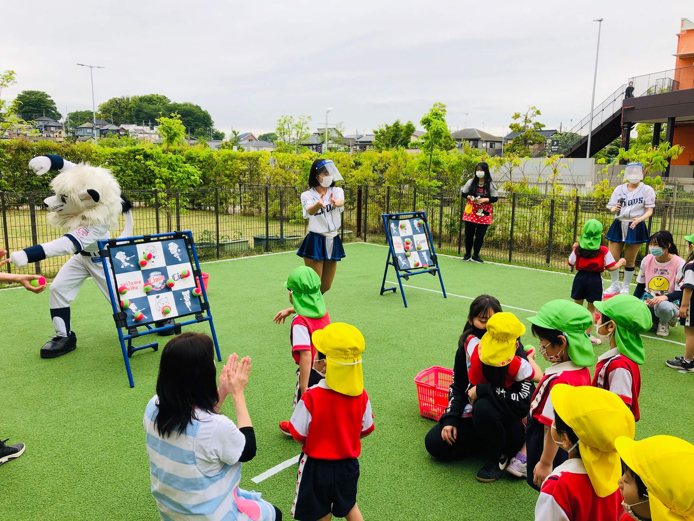 コロナに負けるな 気合十分のレオがこどもたちに魅せた渾身の 卍ポーズ L Friends 文化放送