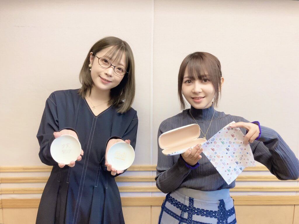 番組新グッズ「メガネケース＆クロス」「豆小皿セット」がコミケ103で