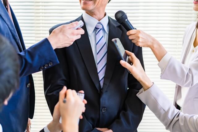 維新・藤田共同代表の記者名刺公開に、大竹まことや青木理がコメント