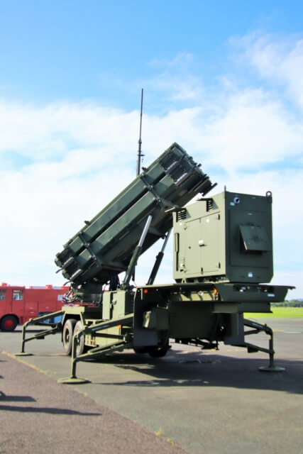 政府が防衛産業の基盤強化へ。武器輸出の販路拡大と三原則改定を決定