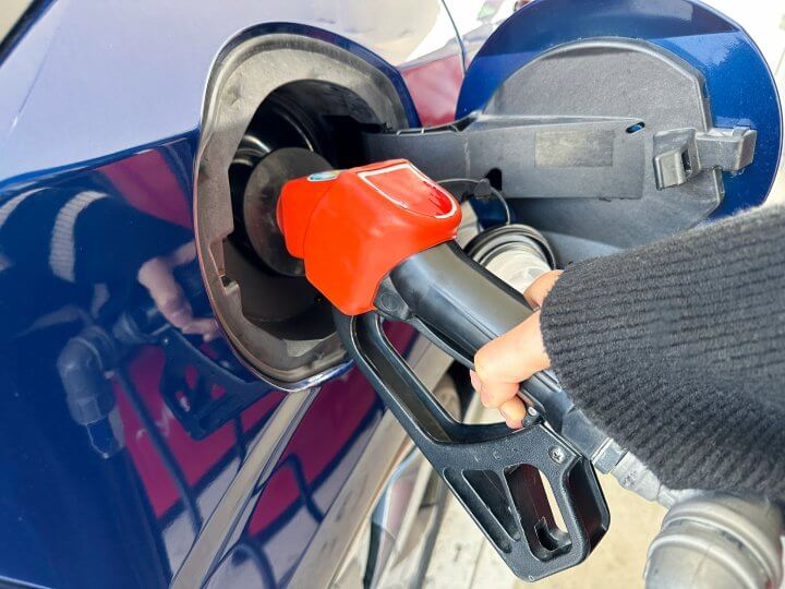 ガソリン価格高騰 年末まで補助拡充「170円台まで抑える調整」