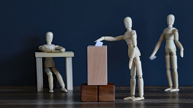 衆院選を巡るトラブルの数々。受験、大雪、入場券の発送遅れ……