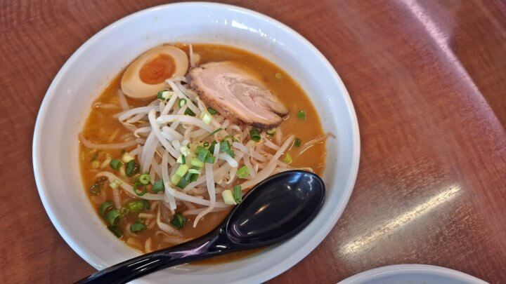 「牛丼屋でラーメン」大手外食チェーンがラーメン事業を拡大、その理由とは