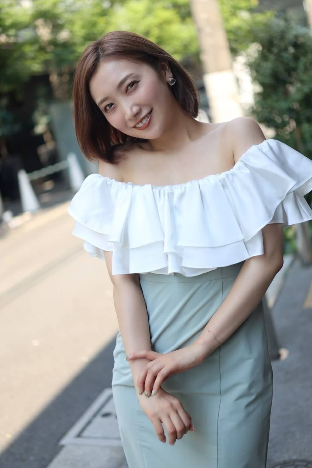 8/22(月) セクシー女優の加美杏奈さんが10時のオープニングから生登場！