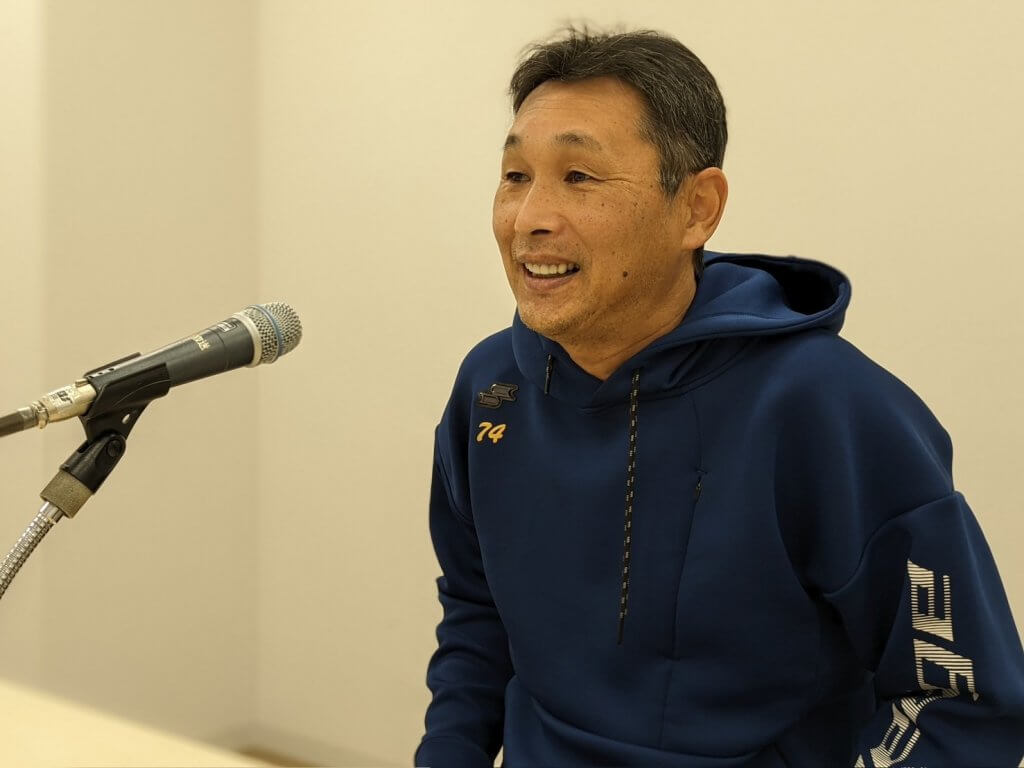 西武ライオンズ　西口文也選手（監督）　実使用　　　直筆サイン入り　スパイク 西武ライオンズ 西口文也選手（監督） 実使用 直筆サイン入り