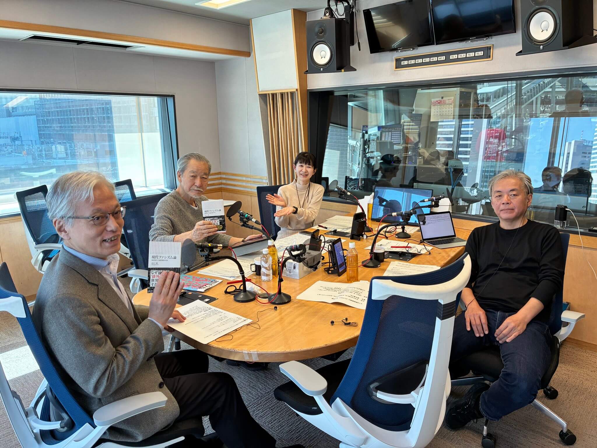 高市早苗首相が若年層から支持された理由、今後の不安や疑問点