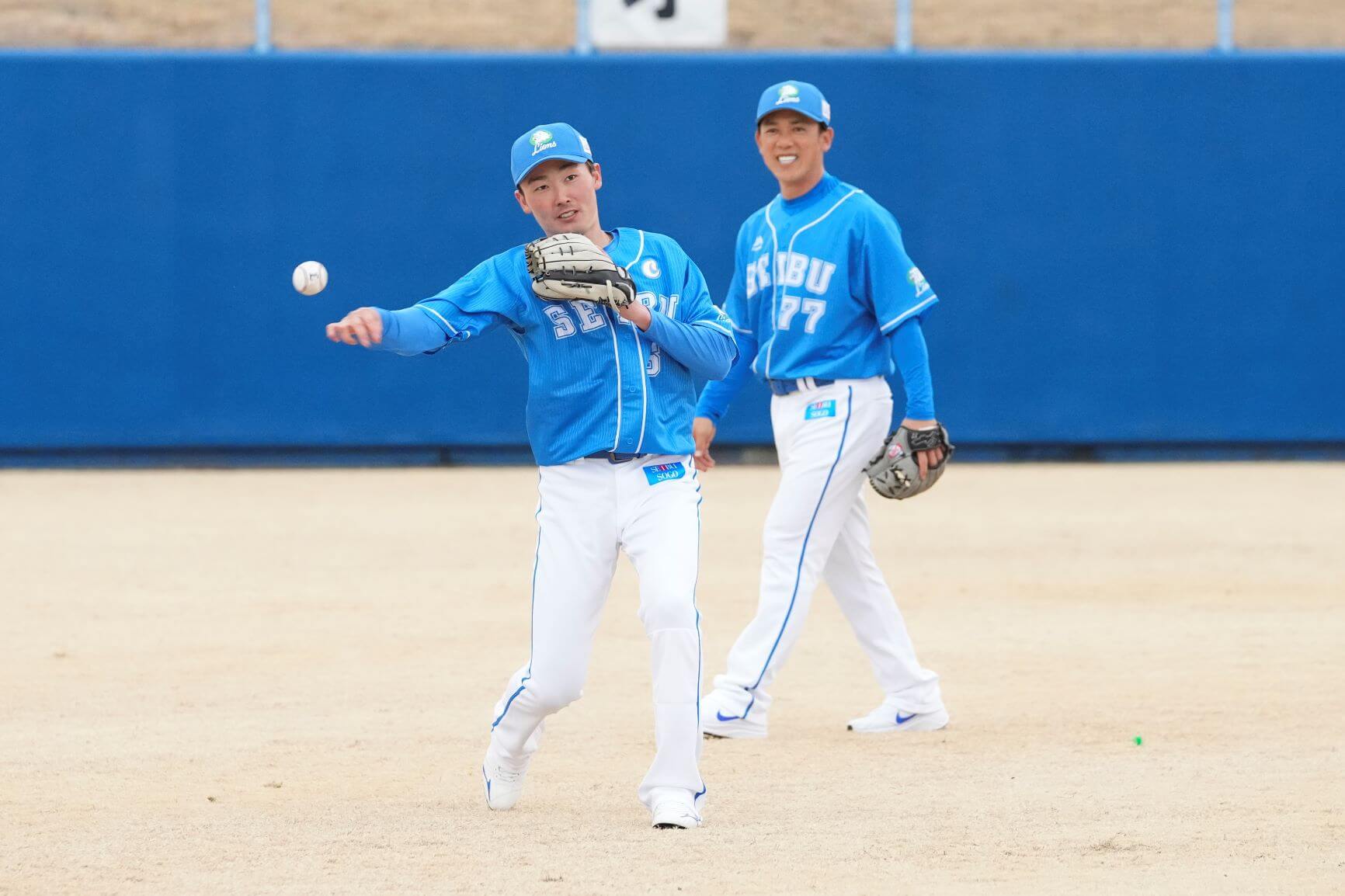 【西武】稼頭央ヘッド＆源田が懐かしのユニで共演！球団SNSで2月下旬公開予定(ライオンズナイター)