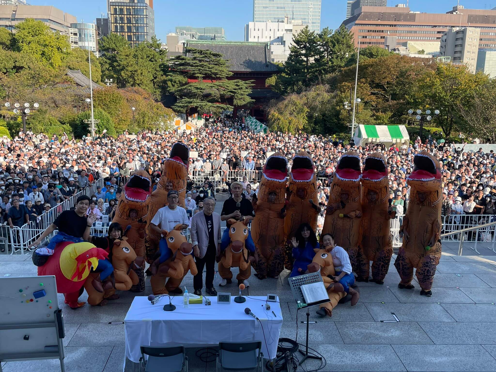 11/3（金）浜祭り当日！！伊東四朗さんをゲストに、着ぐるみを着てチーム対抗戦！！