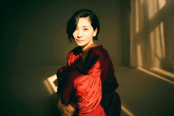 坂本真綾 「大丈夫だよと言ってくれるような、やさしい曲」ニューシングル『抱きしめて』に込めた想い！