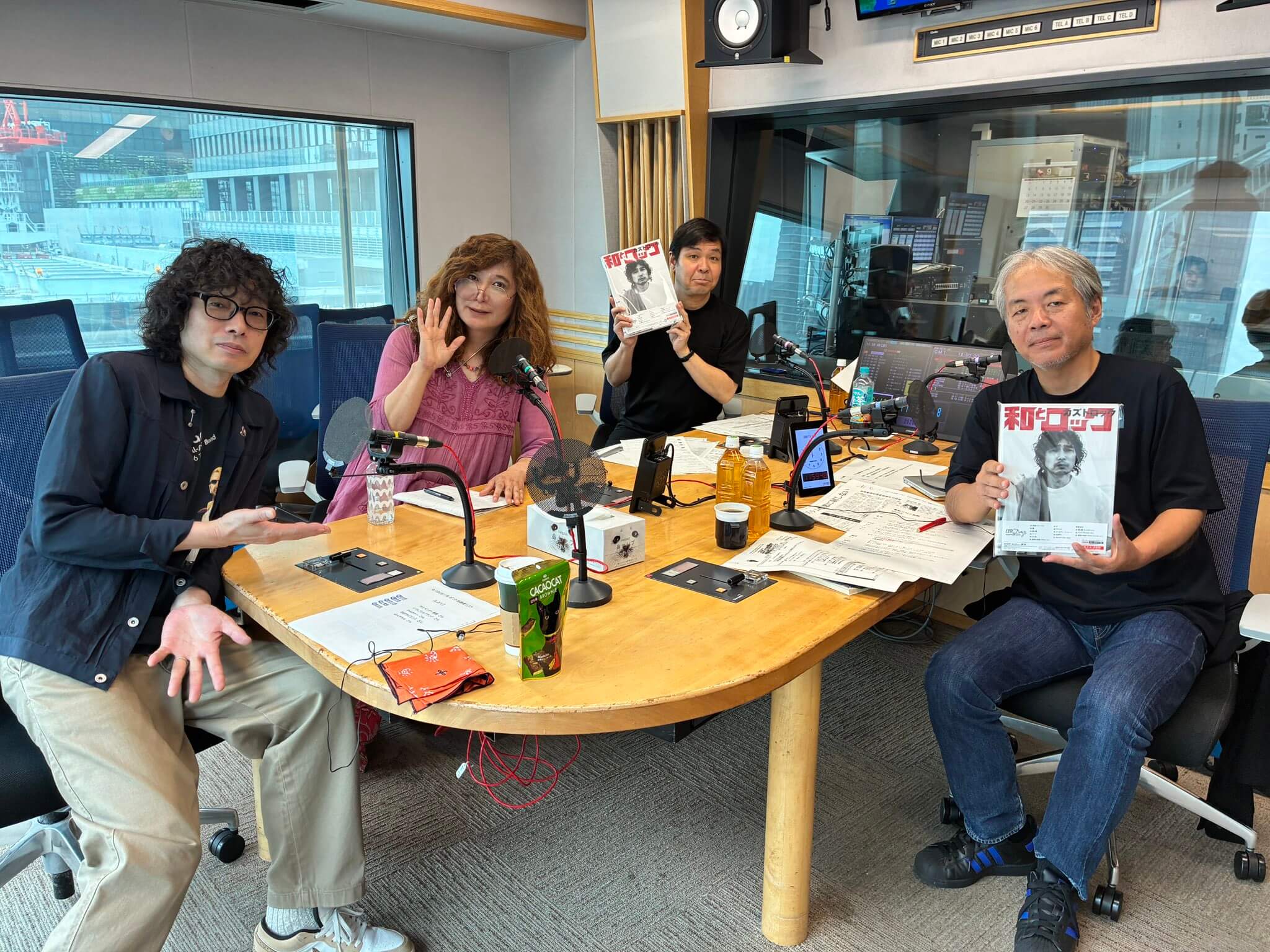 9/10（木）オープニングにシンガーソングライターの斉藤和義さんが登場！