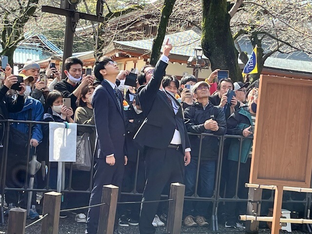 ついに東京の桜開花発表！…気象台職員の胸にはあのキャラクターが！（取材後記）