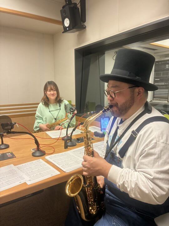 山田ルイ５３世　かっこいいスイングに挑戦！