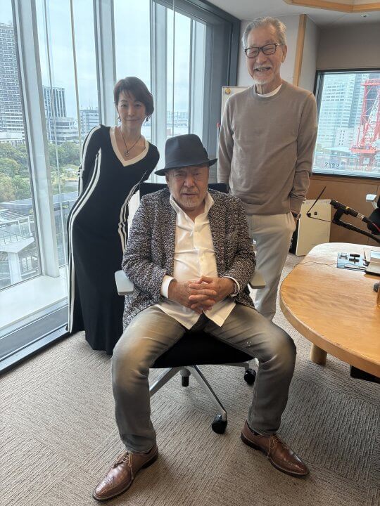 10/29(水)、大竹まことさん、ラジマガのスタジオ窓に張りつくも…武田砂鉄さんに気づいてもらえずションボリ!?砂山圭大郎アナの30年以上使用中のタオルにみんな驚き!?