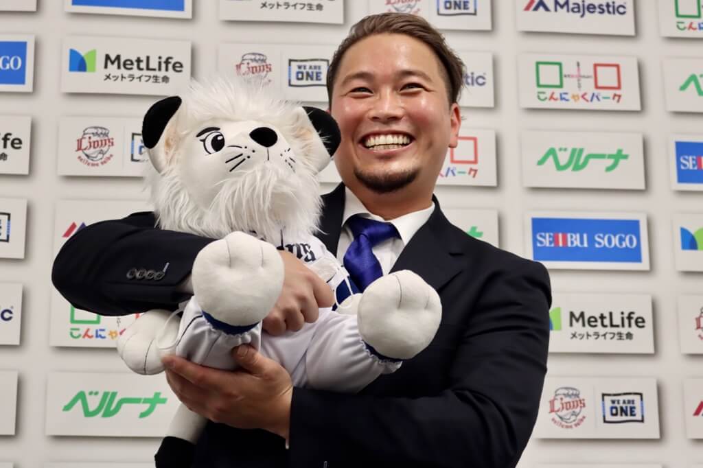 西武・岡田が宣言残留表明「ライオンズが大好き！」GMには「恋愛しちゃった」(ライオンズナイター)