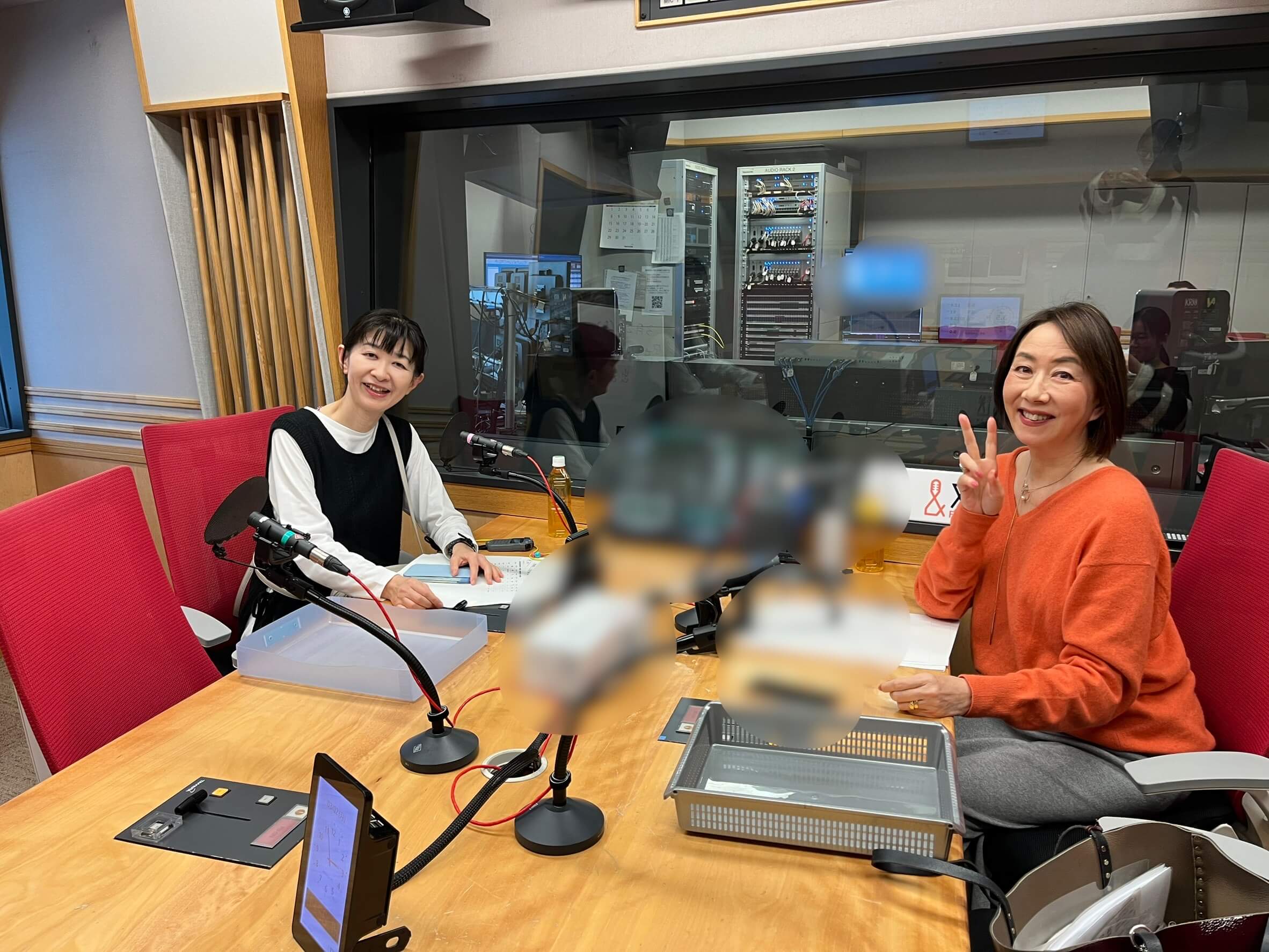 3/2（月）本日のゲストはジャーナリスト・二木啓孝さん、　日経クロストレンド副編集長・平野亜矢さんでした！