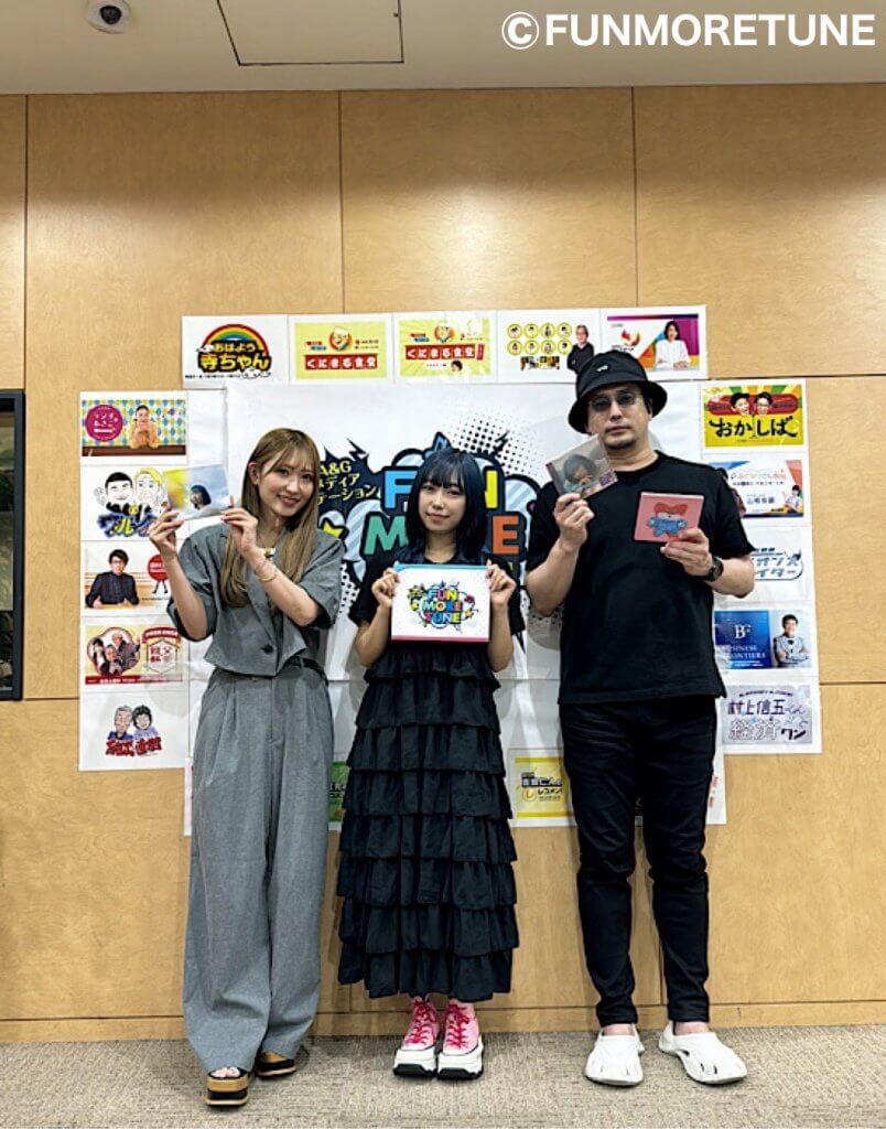 yipyip 小林愛香 リバーシブルダウンジャケット yipyip 小林愛香 リバーシブルダウンジャケット