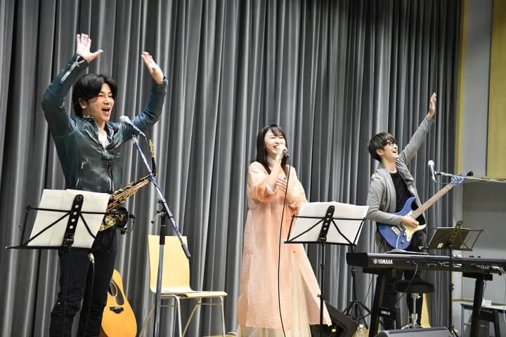 【イベントレポート】「プロには出せない音があった」と武田真治も絶賛！　武田真治、コアラモード. が受験生らとスペシャルセッション